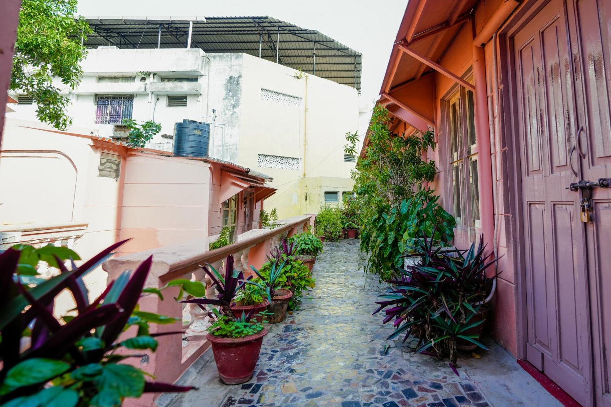 French Villa Pondicherry Esterno foto